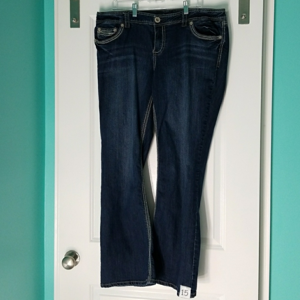 Maurices jeans